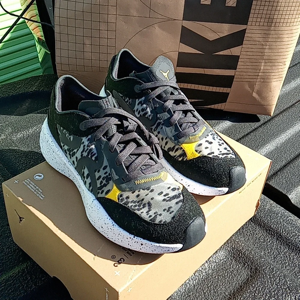 New Jordan Delta 3 Low Anthracite/ White-Tour Yellow Size 8